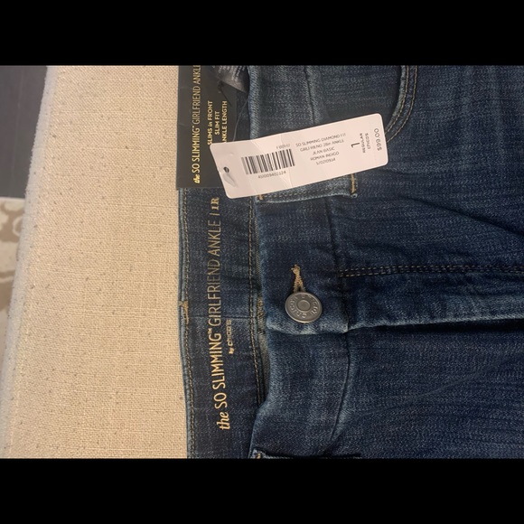 Chico’s Ladies Blue Jeans - Picture 3 of 5
